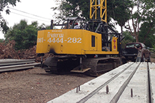 บริการรับตอกเสาเข็ม ด้วยปั้นจั่นตีนตะขาบ สะดวก รวดเร็ว